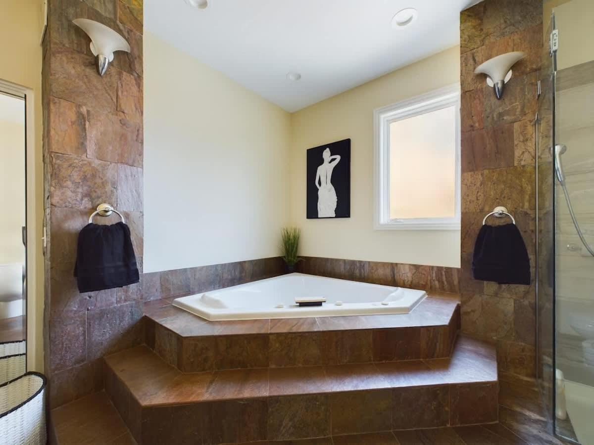 Luxe 4Br With Hot Tub & Game Room Chicago Eksteriør bilde