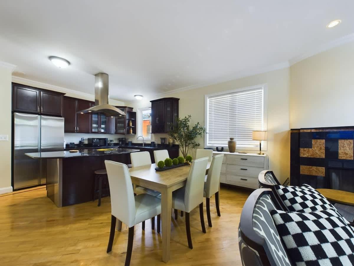 Luxe 4Br With Hot Tub & Game Room Chicago Eksteriør bilde