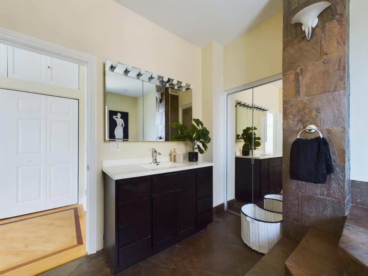 Luxe 4Br With Hot Tub & Game Room Chicago Eksteriør bilde